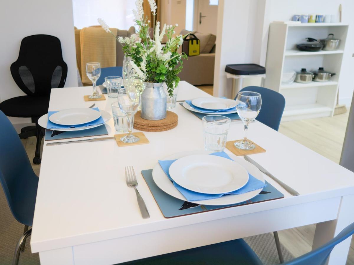Elegant Home Mod Kitchen, Fast Wi-Fi, Free Parking Carrickfergus Bagian luar foto